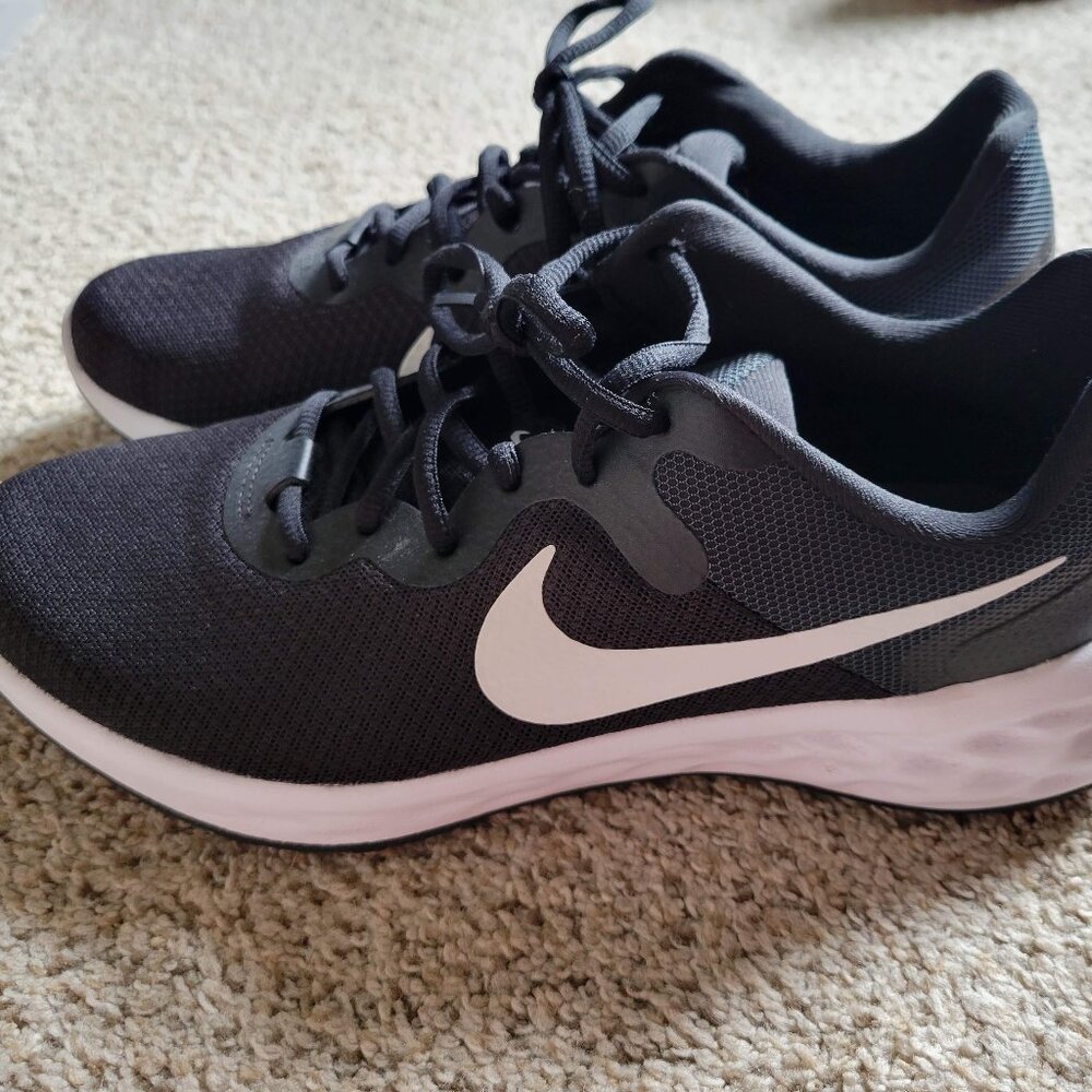 Nike Revolution 6 Women's Road Running Shoe size 11